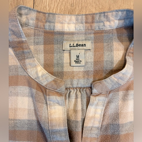 L.L.Bean Plaid Flannel Button Down Shirt Blue Tan Neutral Size M Cozy Fall - Picture 2 of 6